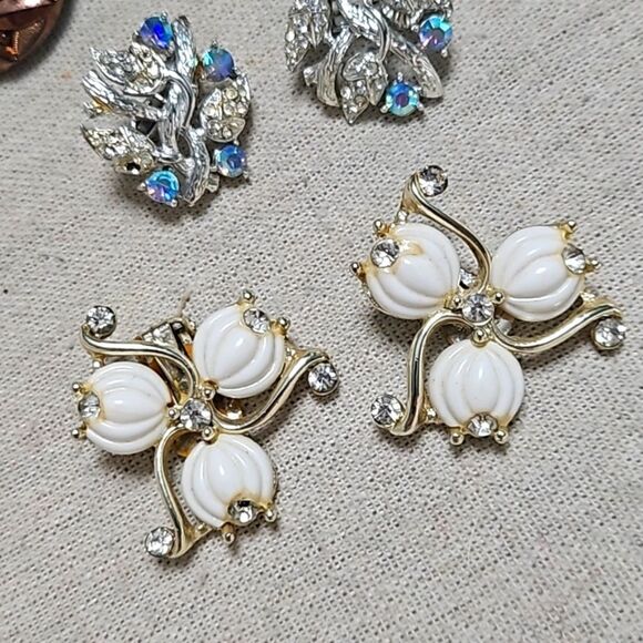 Vintage MCM Lot 3 Clip-on Earrings Coro AB Rhinestone Copper - Picture 3 of 11